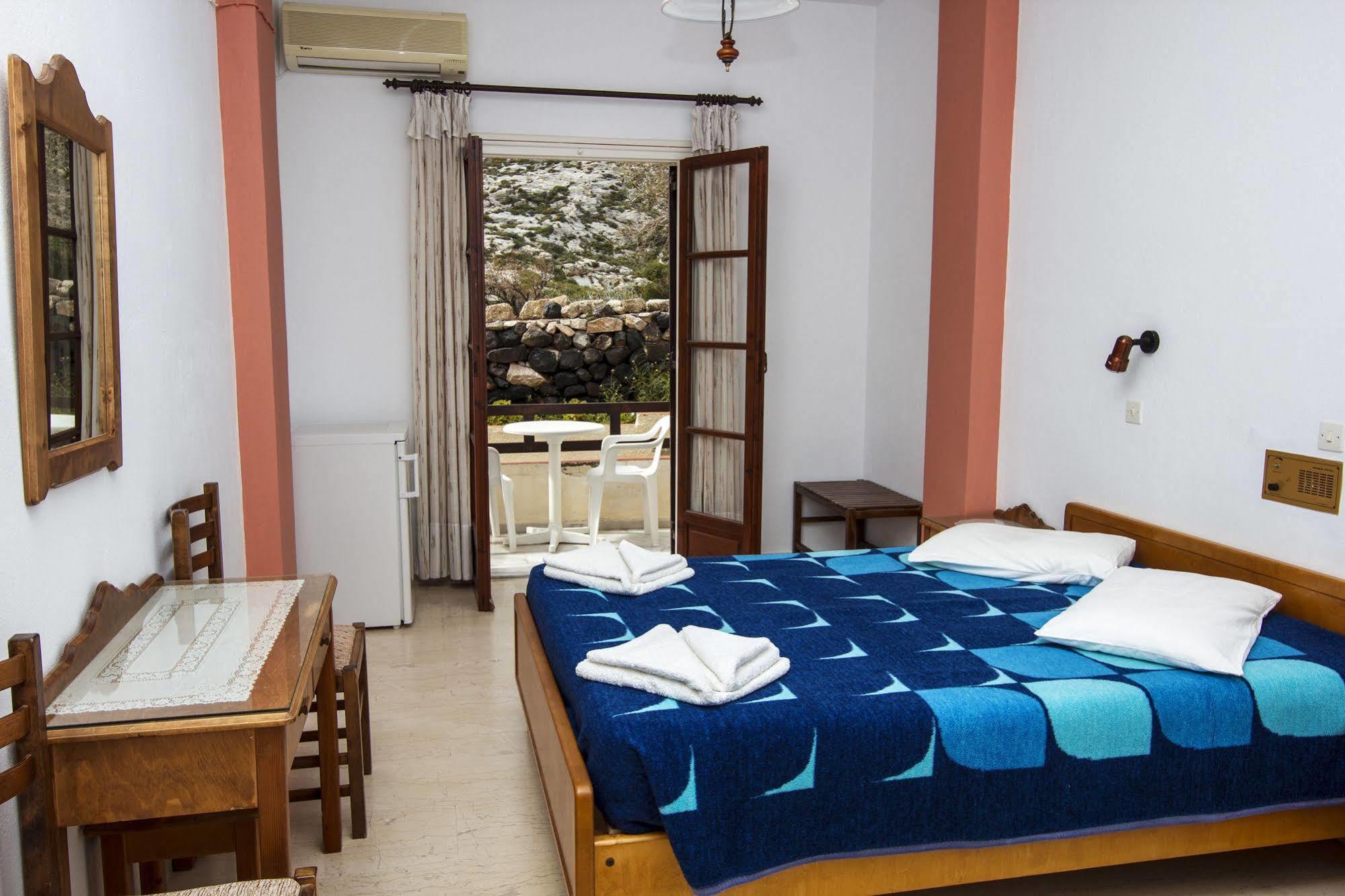 Hotel Adonis (Adults Only) Камари Экстерьер фото