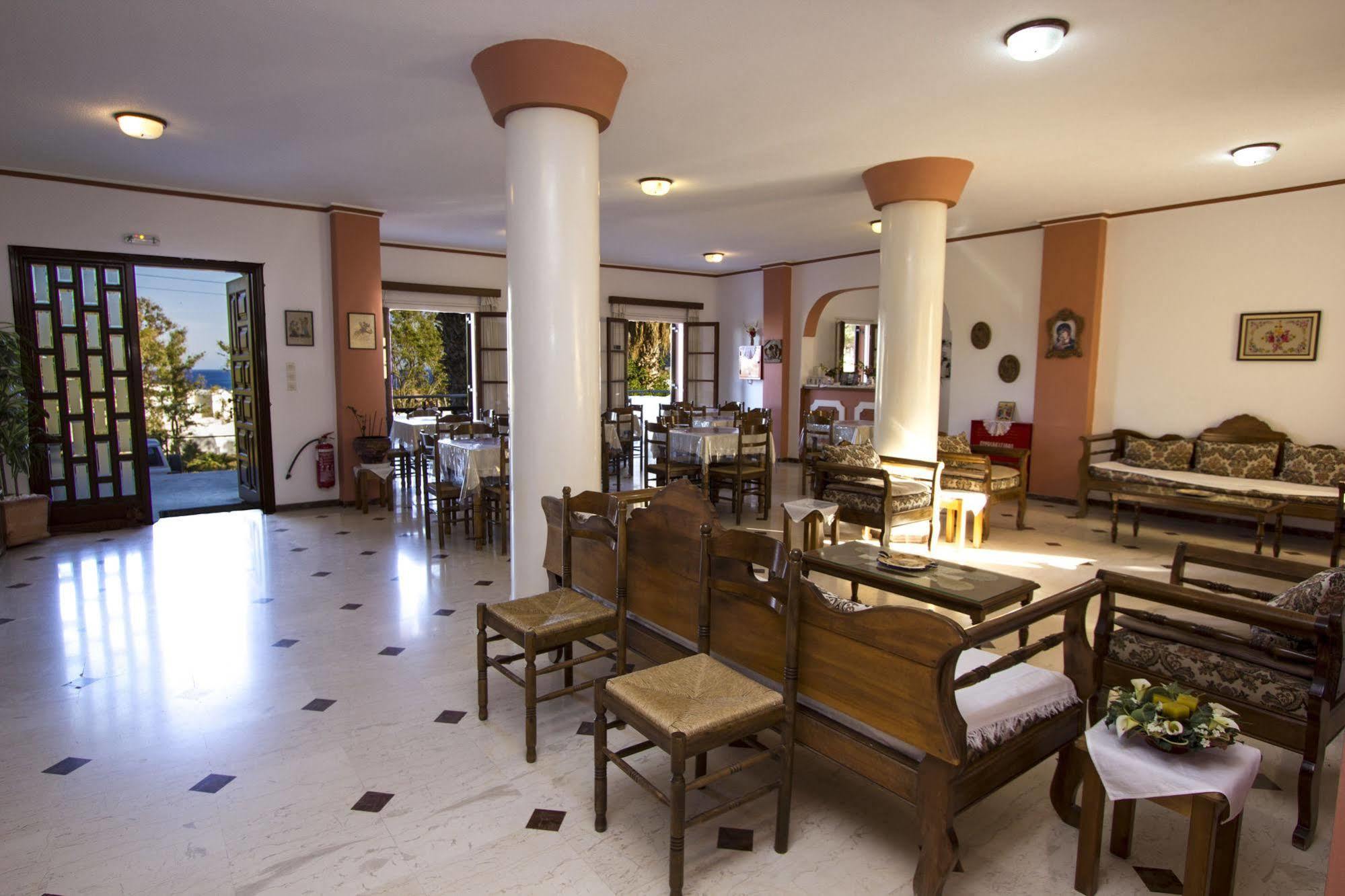 Hotel Adonis (Adults Only) Камари Экстерьер фото