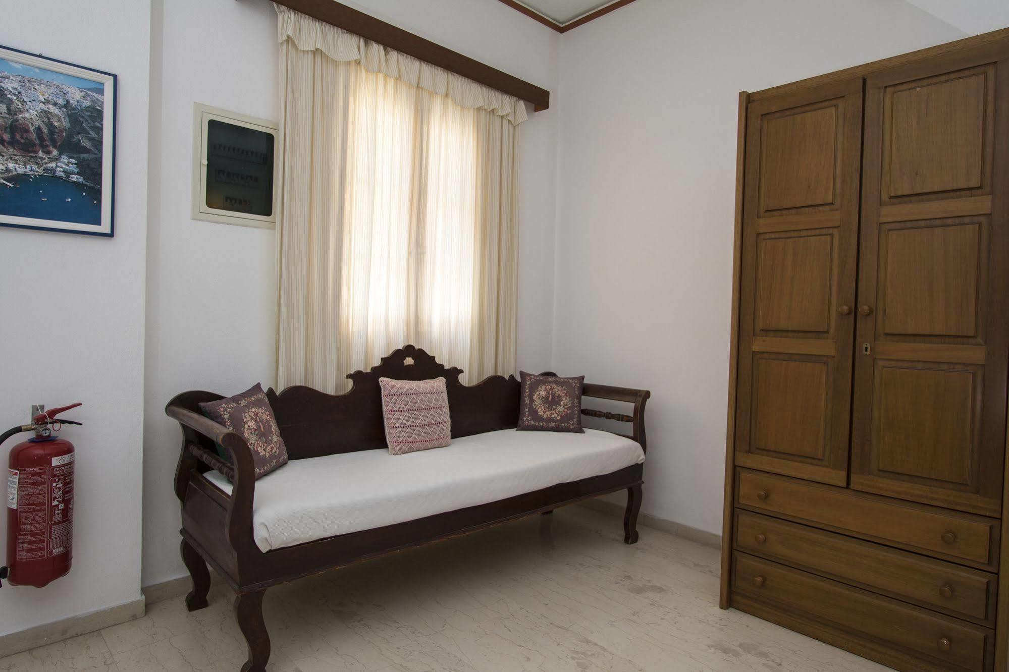 Hotel Adonis (Adults Only) Камари Экстерьер фото